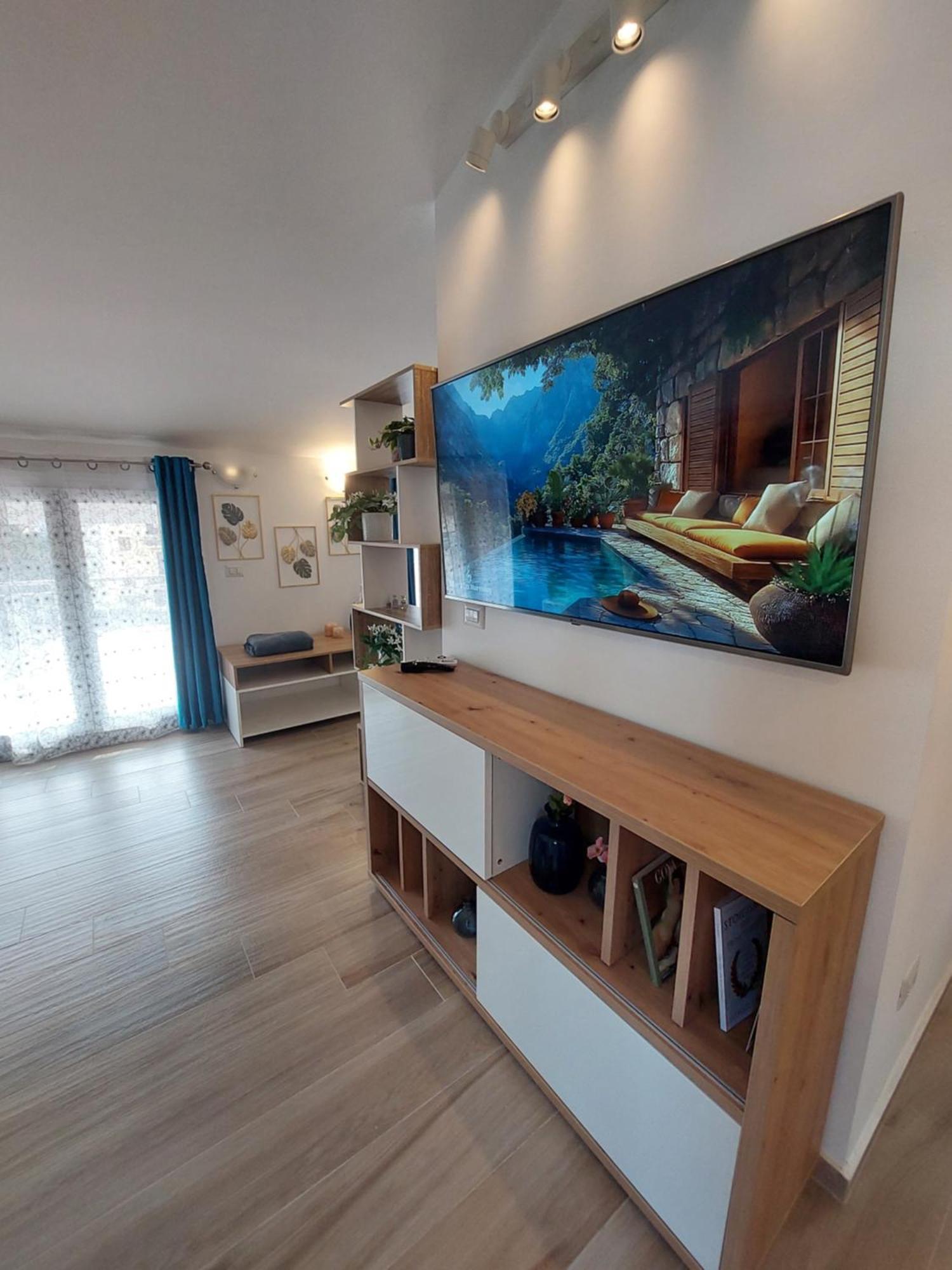 Grazioso Loft, Luminoso E Appena Ristrutturato Appartamento